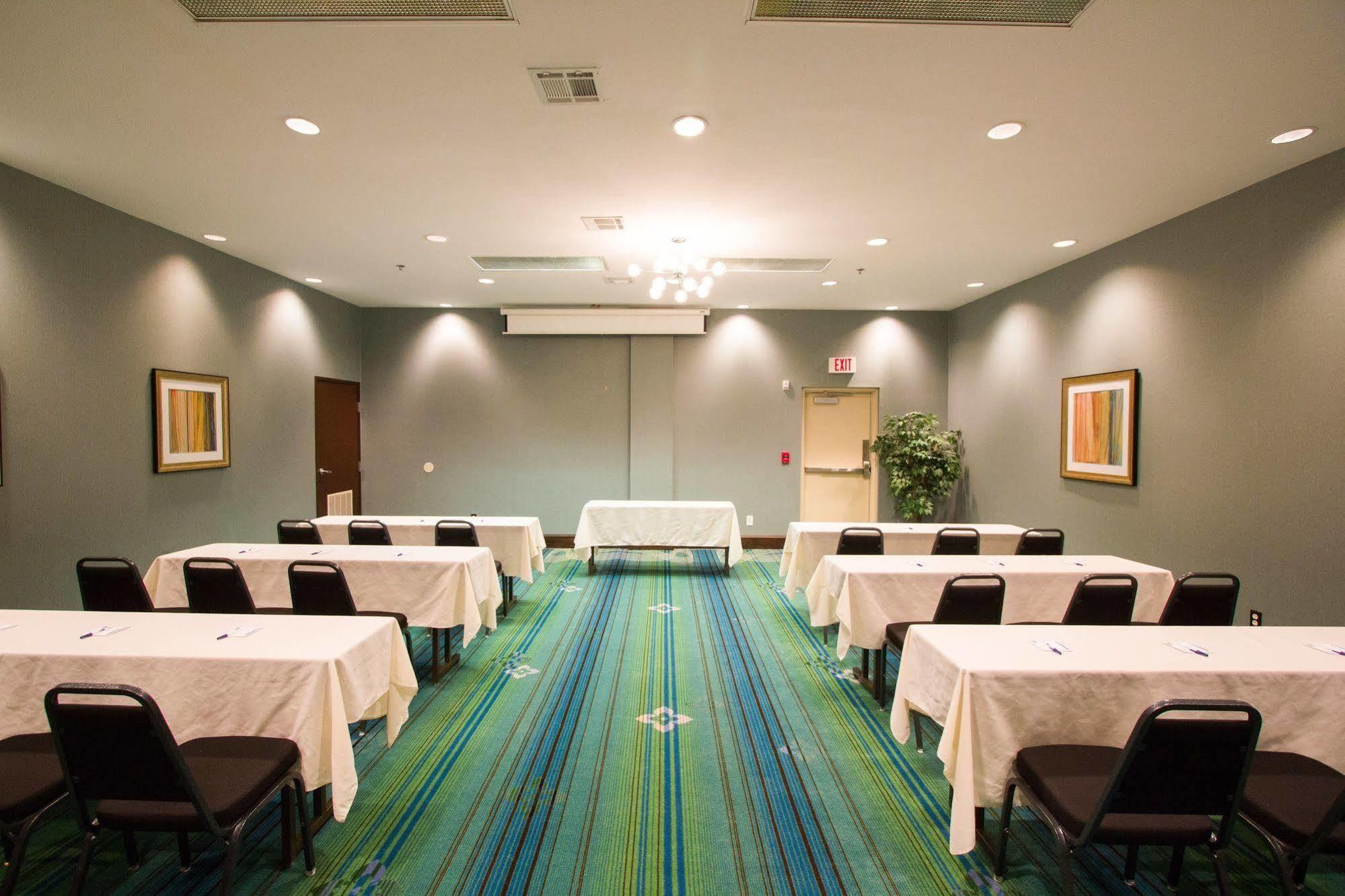 Holiday Inn Express Hotel & Suites Nacogdoches By Ihg Exterior foto